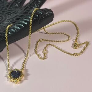 Hespera gold pendant necklace